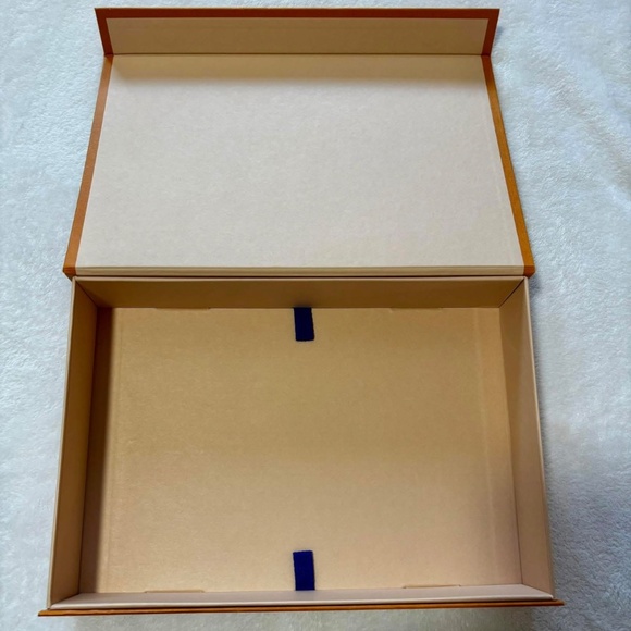 Auth Louis Vuitton M size box, dust bag & 2 different gift bags LIKE NEW! - Picture 9 of 14